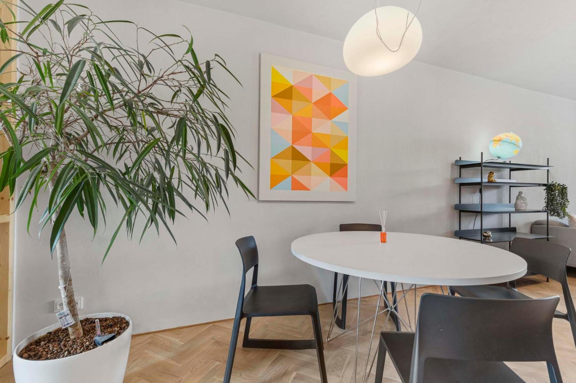 Elegant City Escape - Modern & Central Bratislava Exterior photo