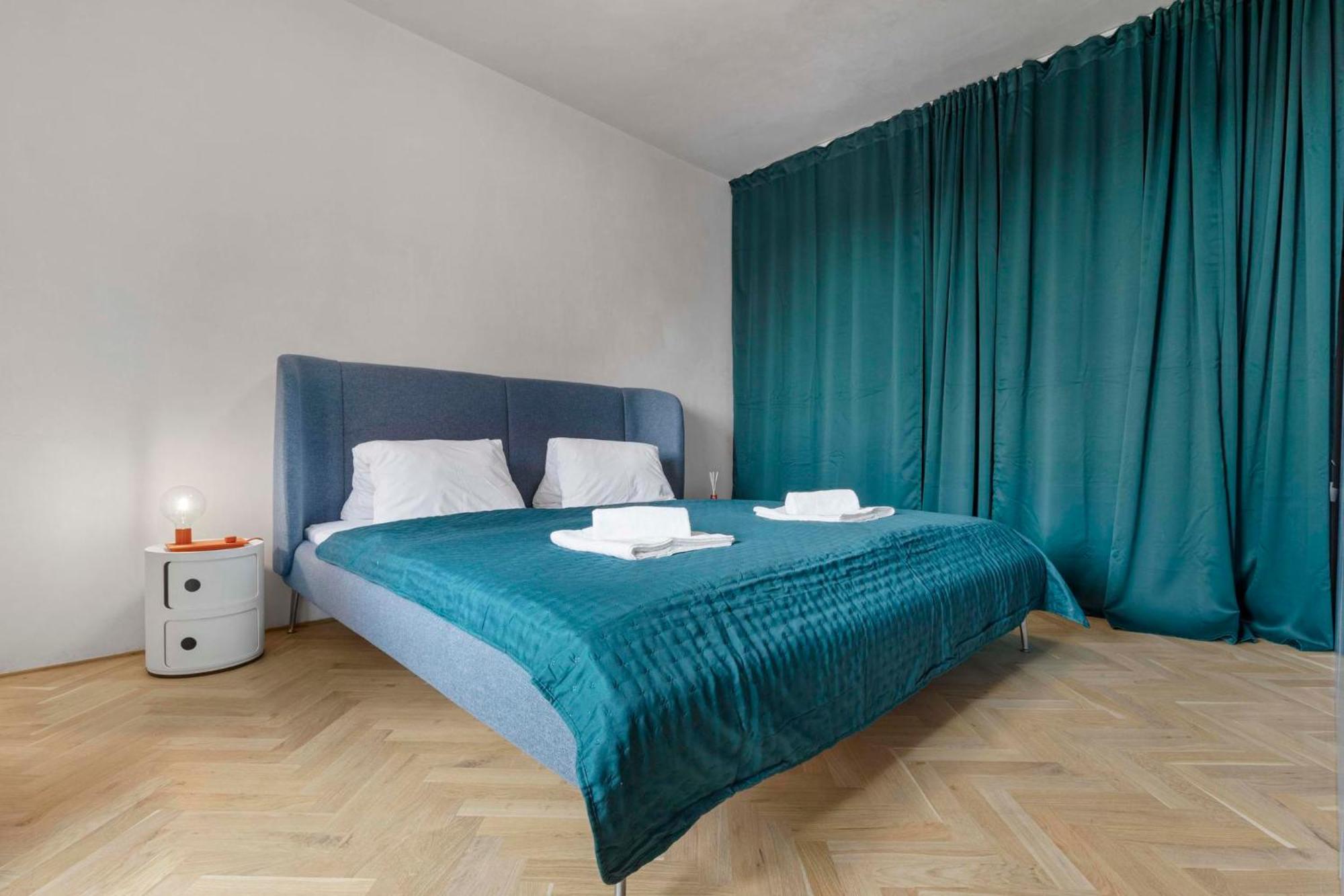 Elegant City Escape - Modern & Central Bratislava Exterior photo